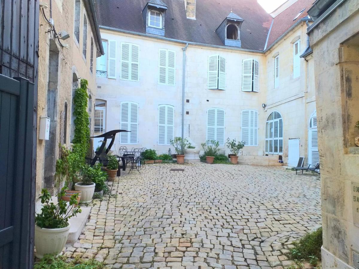 A La Grosse Armee - Dans Hotel Particulier, Hypercentre Avec Garage, Au Calme Bourges Exteriör bild